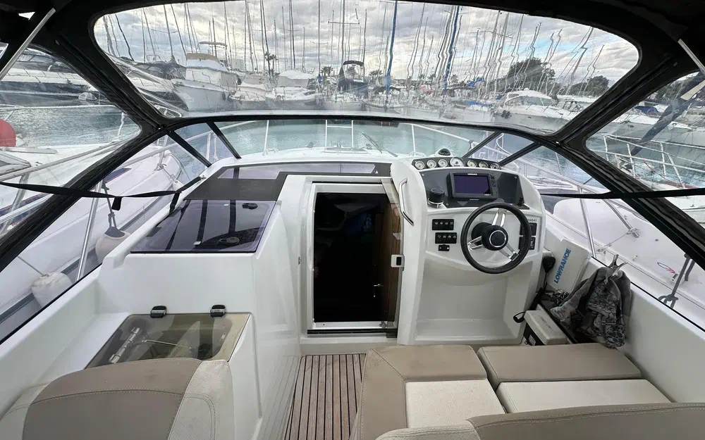 slider 12 Jeanneau Leader 8