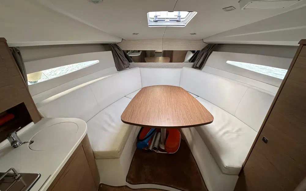 slider 13 Jeanneau Leader 8