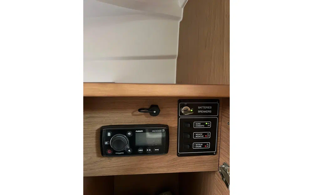 slider 18 Jeanneau Leader 8