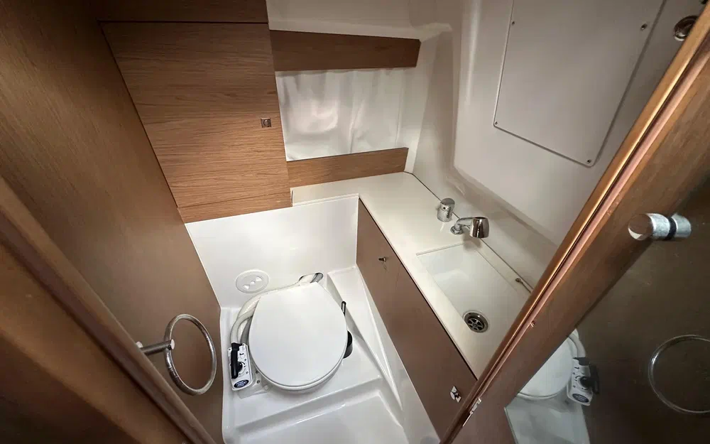 slider 19 Jeanneau Leader 8