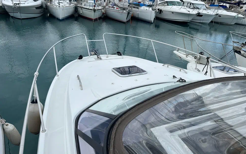 slider 2 Jeanneau Leader 8