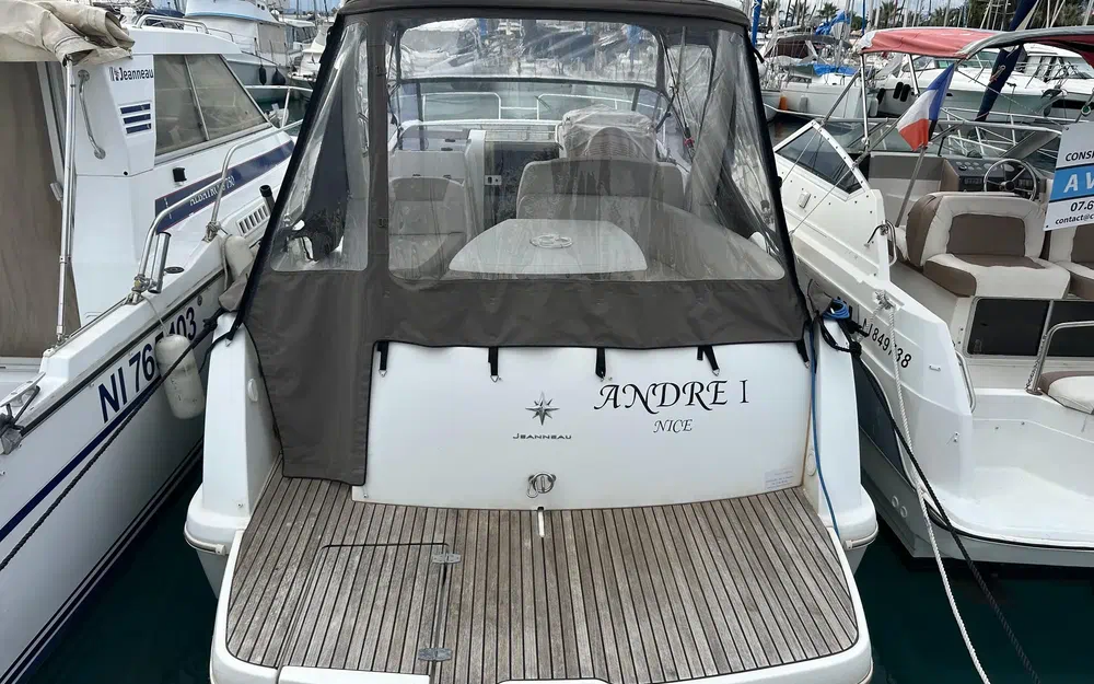 slider 3 Jeanneau Leader 8