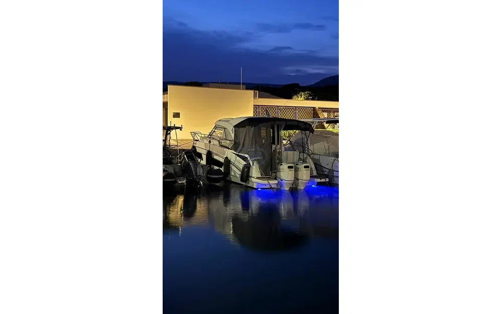 slider 1 Beneteau Antares 9 OB