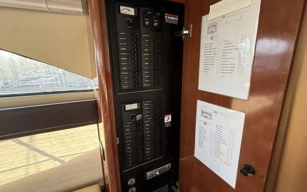 slider 16 Meridian Yacht 341