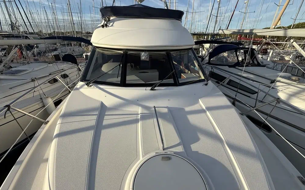 slider 4 Meridian Yacht 341