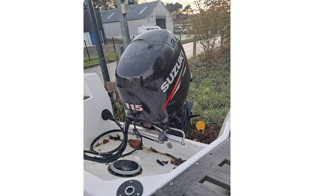 slider 10 Jeanneau Cap Camarat 575