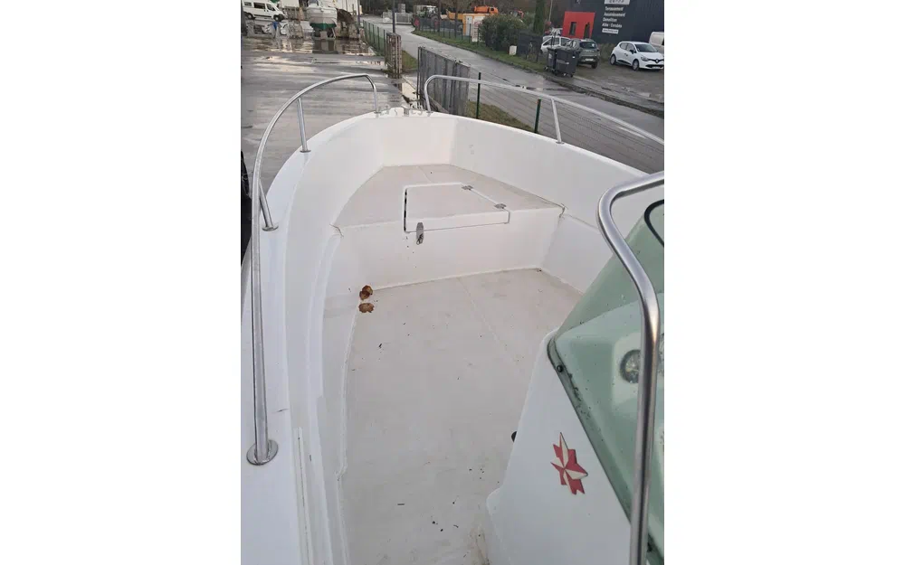 slider 11 Jeanneau Cap Camarat 575