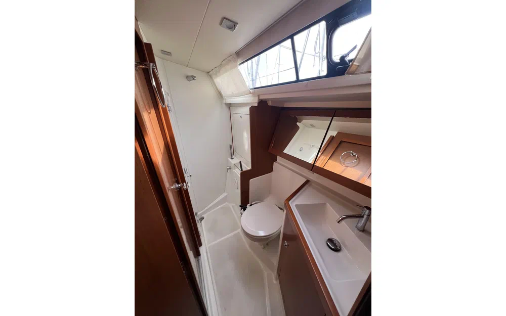 slider 16 Beneteau Oceanis 41
