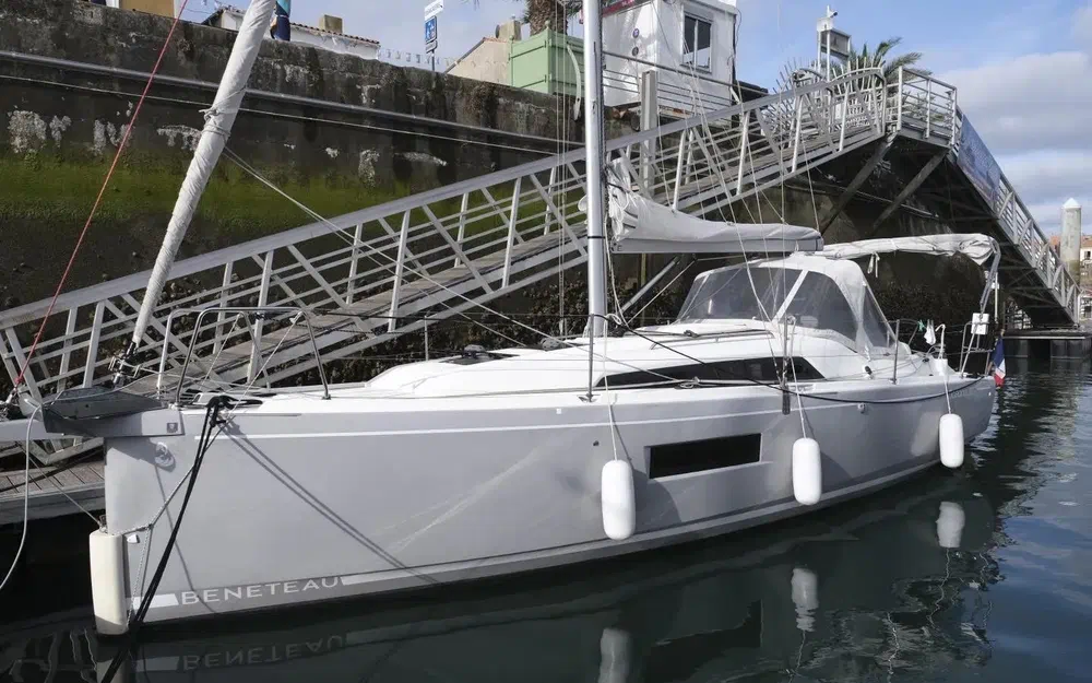 slider 0 Beneteau Oceanis 30.1