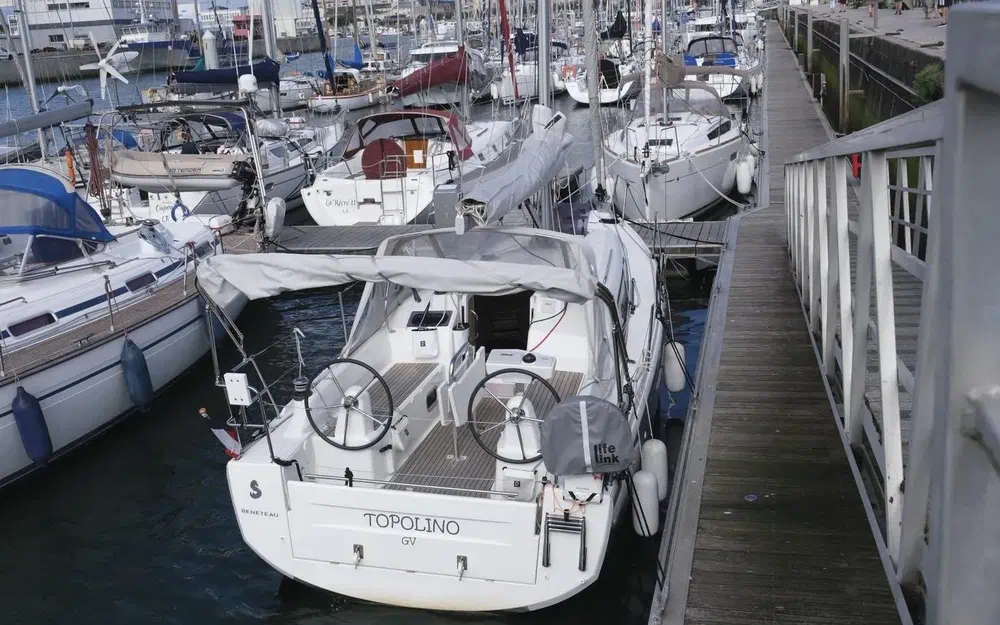 slider 2 Beneteau Oceanis 30.1