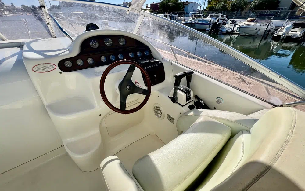 slider 10 Cranchi Perla 25