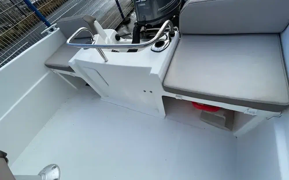 slider 10 Jeanneau Cap Camarat 4.7 CC