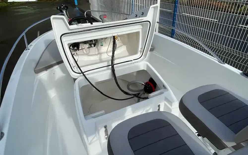 slider 11 Jeanneau Cap Camarat 4.7 CC