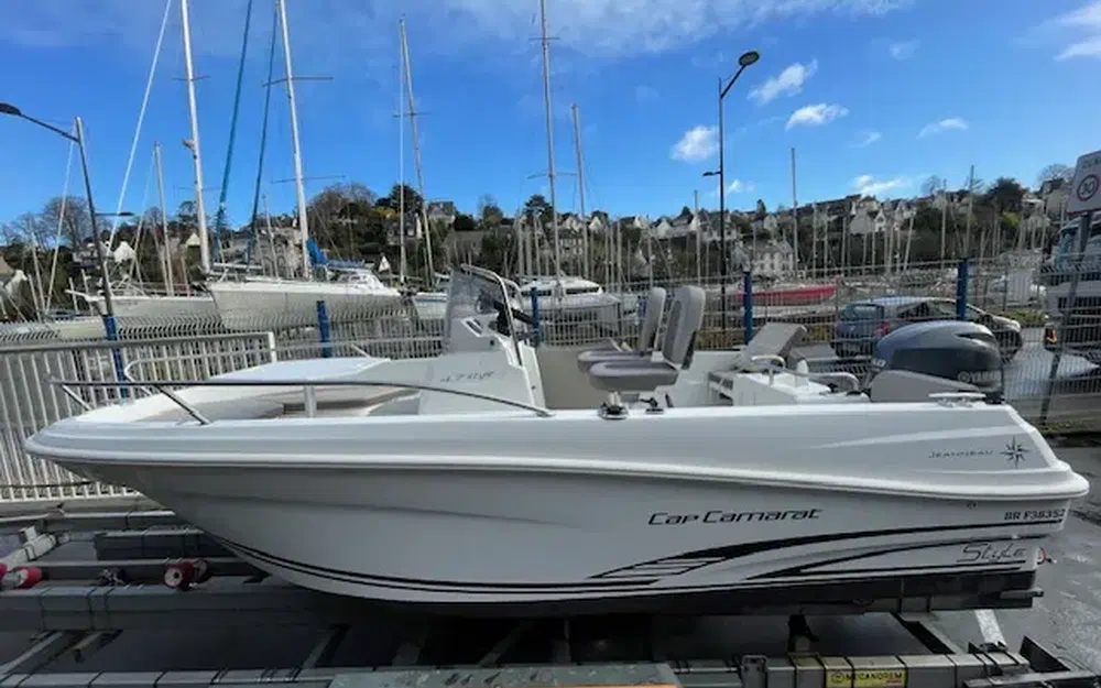 slider 15 Jeanneau Cap Camarat 4.7 CC