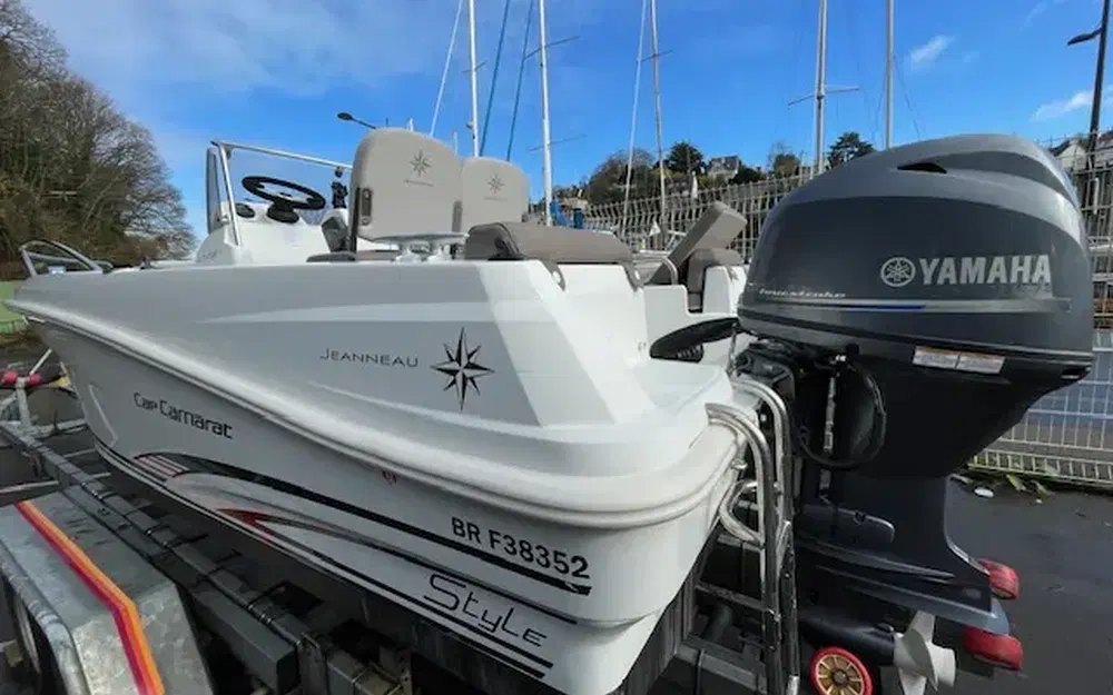 slider 17 Jeanneau Cap Camarat 4.7 CC