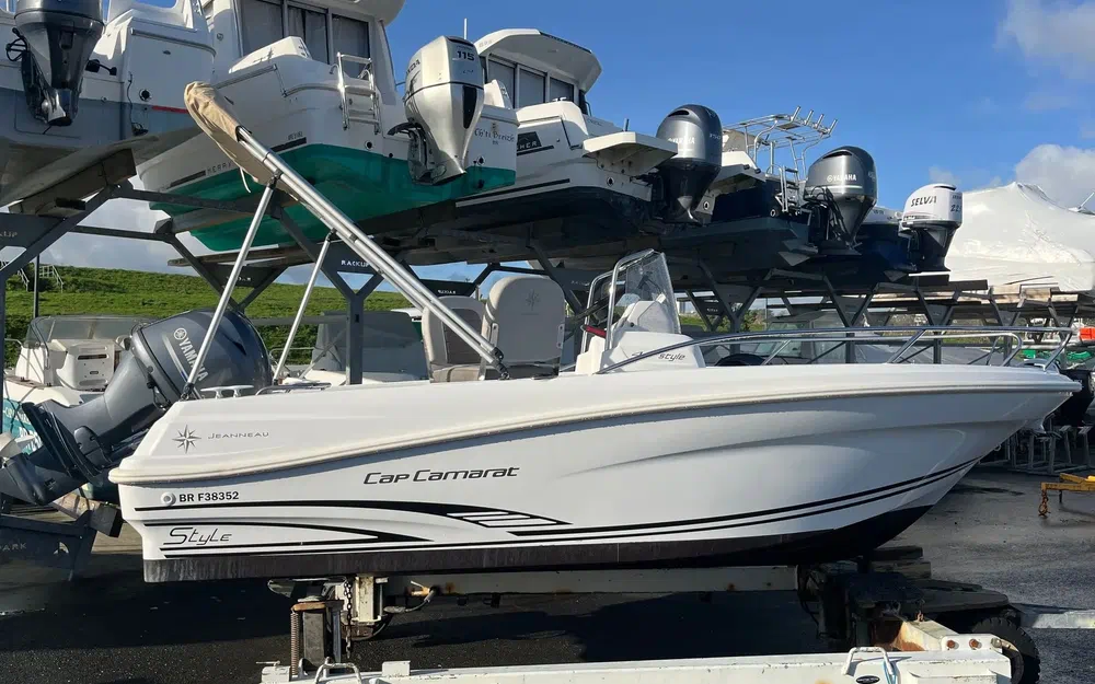 slider 2 Jeanneau Cap Camarat 4.7 CC