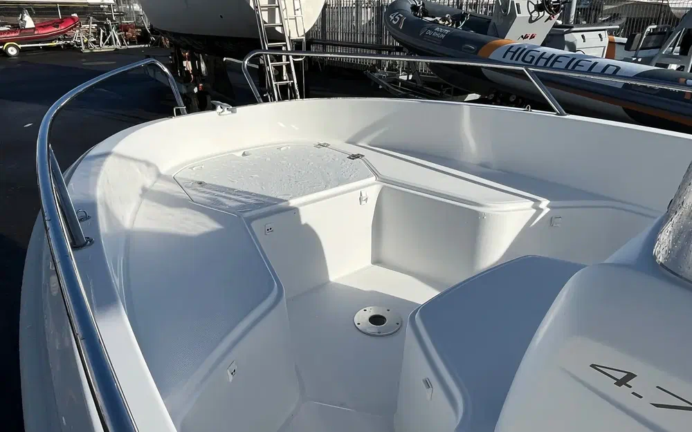 slider 7 Jeanneau Cap Camarat 4.7 CC