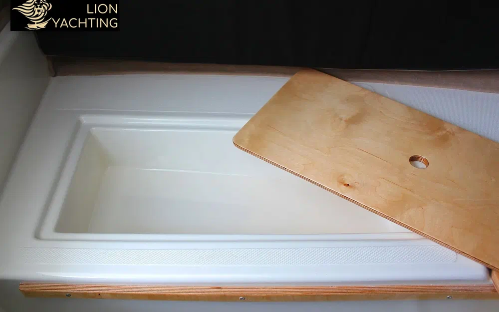 slider 7 Texas 540 Pilothouse