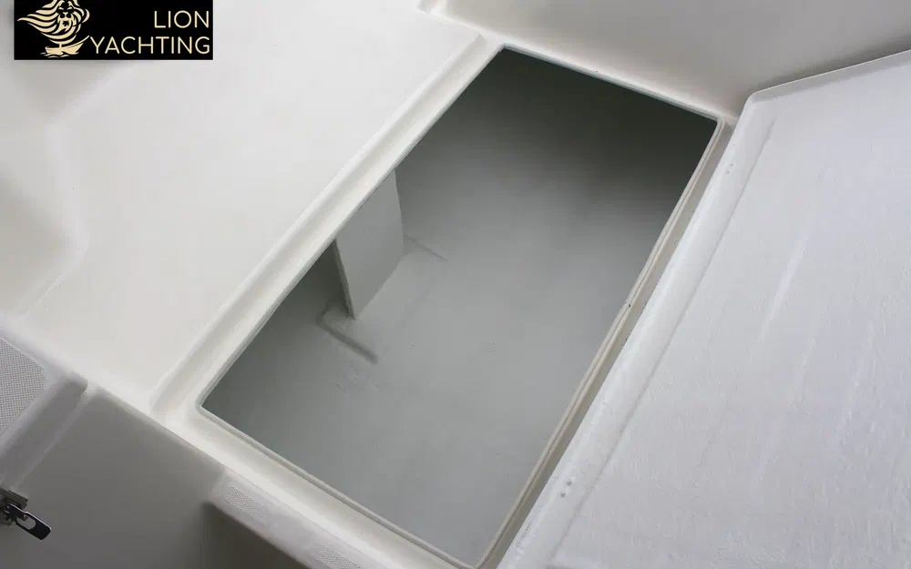 slider 8 Texas 540 Pilothouse