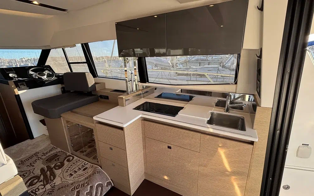 slider 13 Jeanneau Prestige 420 Fly