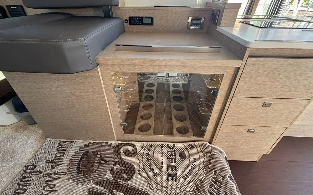 slider 15 Jeanneau Prestige 420 Fly