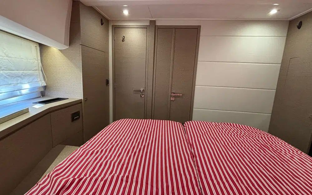 slider 22 Jeanneau Prestige 420 Fly