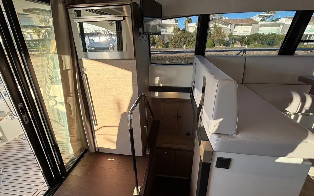 slider 27 Jeanneau Prestige 420 Fly