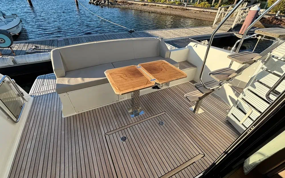 slider 35 Jeanneau Prestige 420 Fly