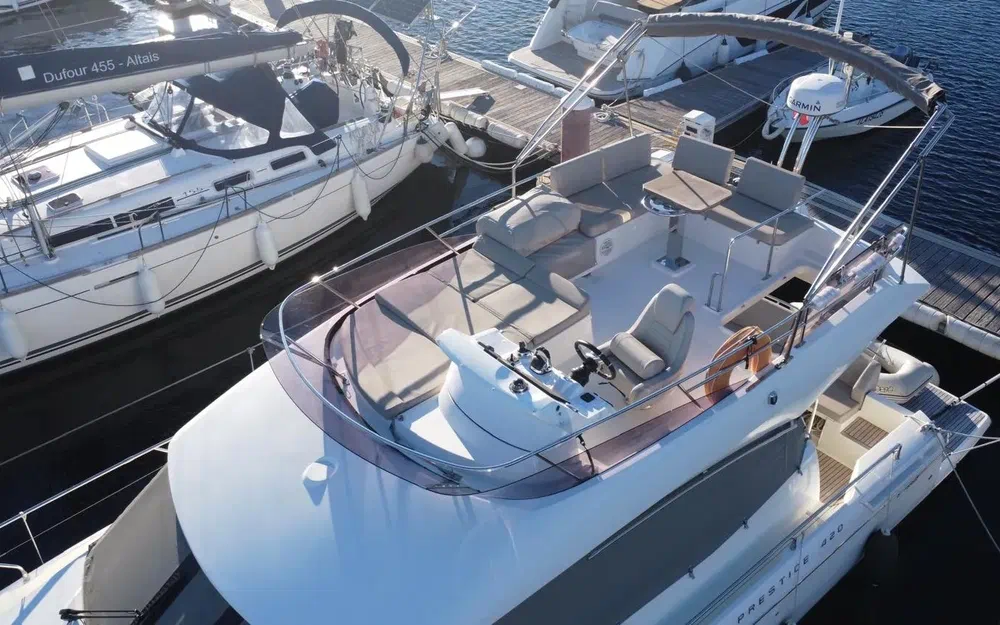 slider 4 Jeanneau Prestige 420 Fly