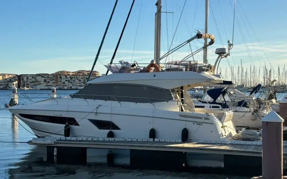 slider 6 Jeanneau Prestige 420 Fly