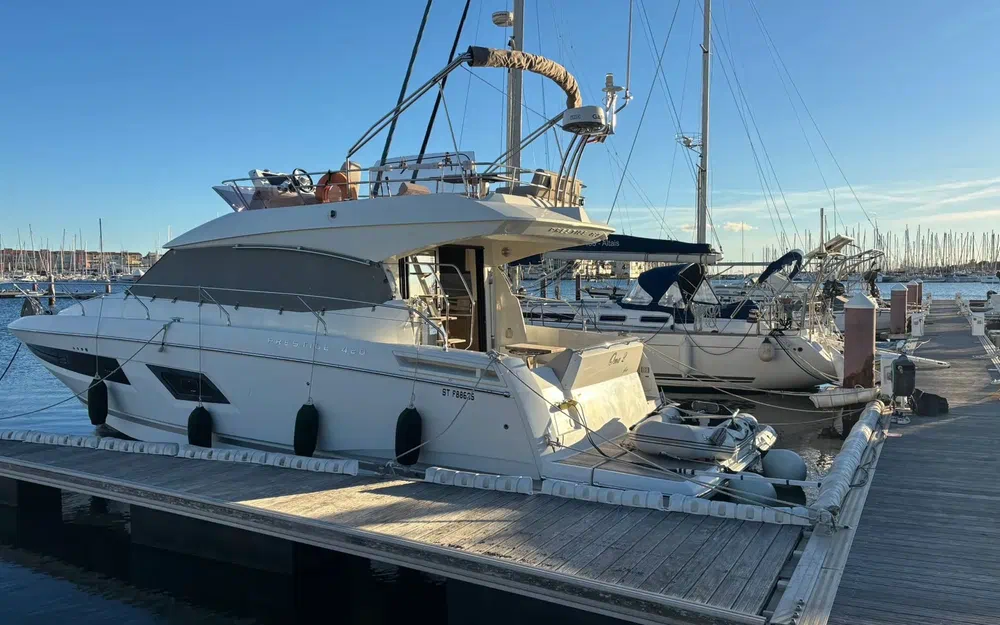 slider 7 Jeanneau Prestige 420 Fly