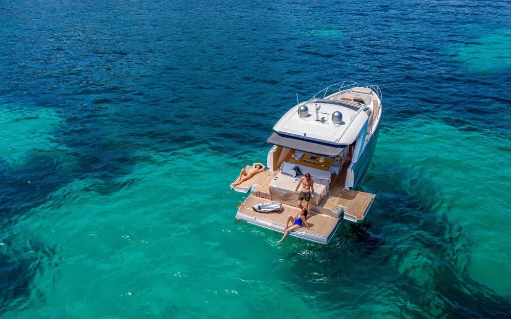 slider 7 Jeanneau DB 43