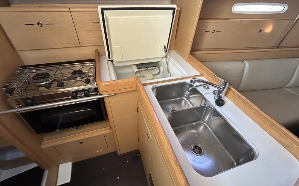 slider 19 Beneteau First 36.7