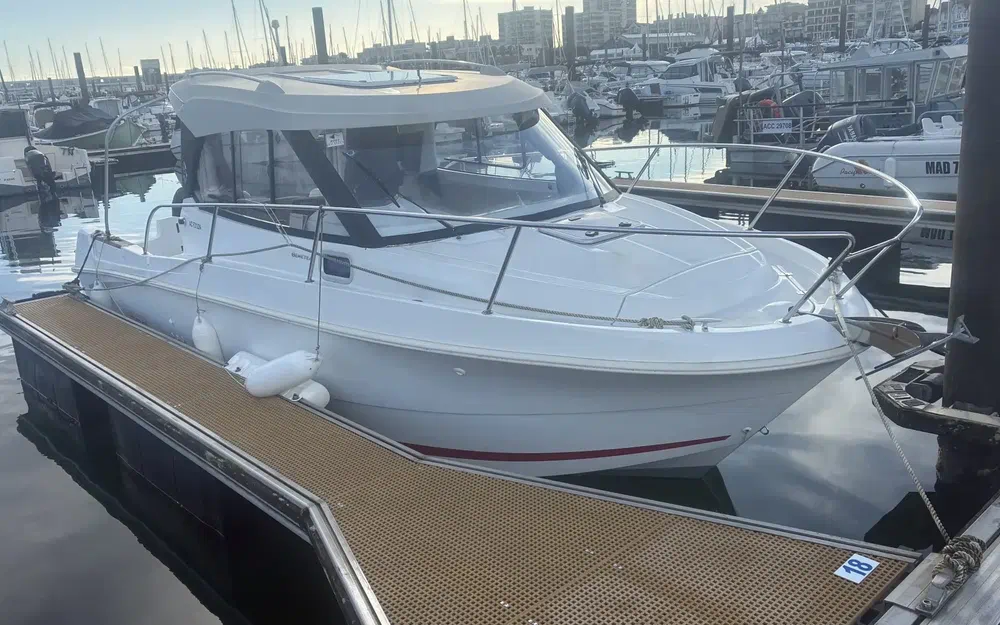 slider 3 Beneteau Antares 7.80