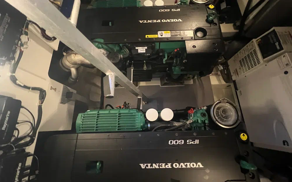 slider 10 Prestige Yachts 460 Fly