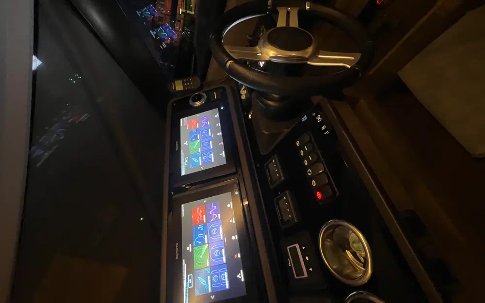 slider 3 Prestige Yachts 460 Fly