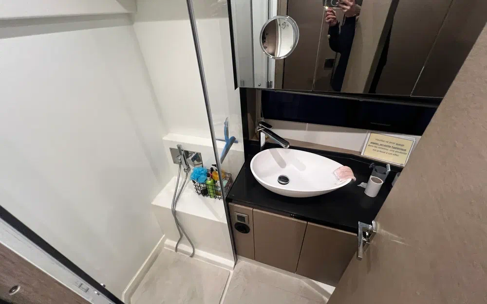 slider 7 Prestige Yachts 460 Fly