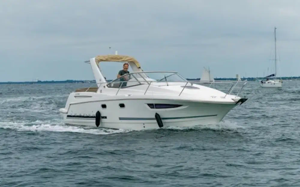 slider 13 Jeanneau Leader 8 Premiere