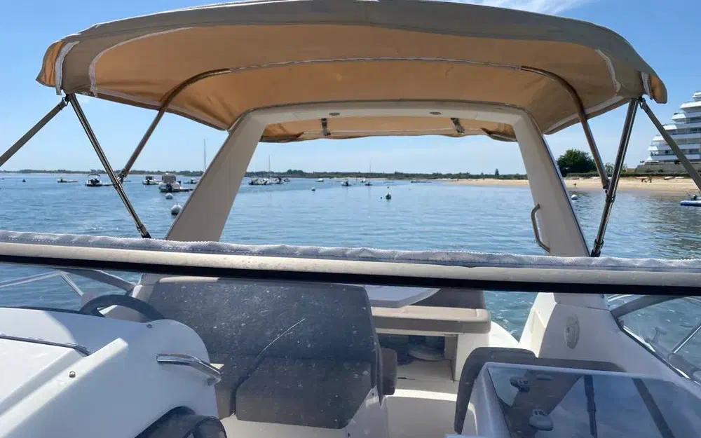 slider 17 Jeanneau Leader 8