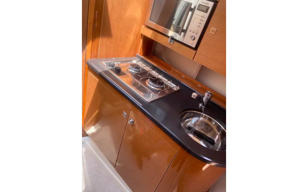 slider 19 Jeanneau Leader 8