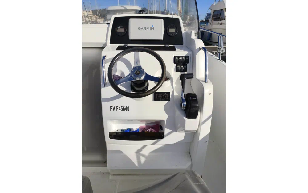 slider 8 Jeanneau Cap Camarat 7.5 CC Style