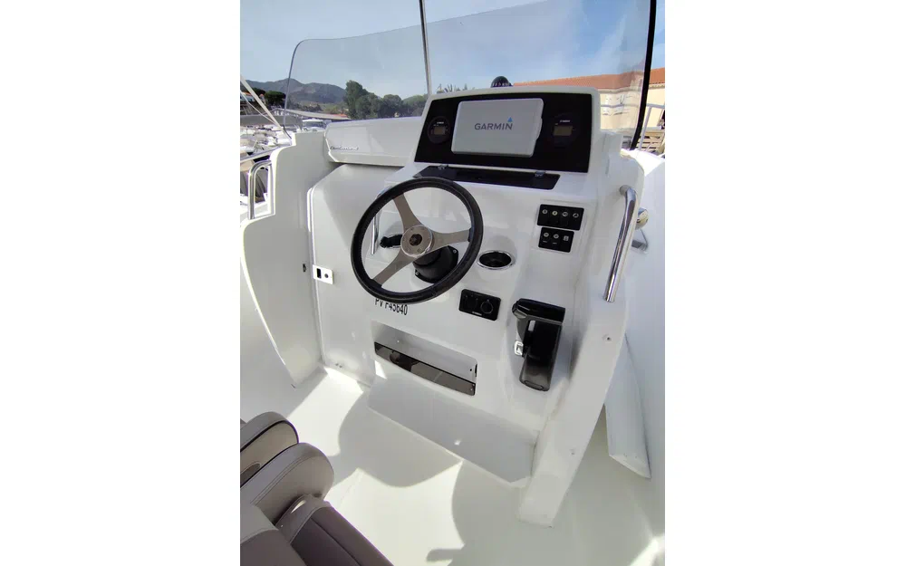 slider 18 Jeanneau Cap Camarat 7.5 CC Style