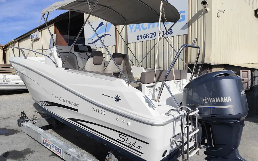 slider 19 Jeanneau Cap Camarat 7.5 CC Style