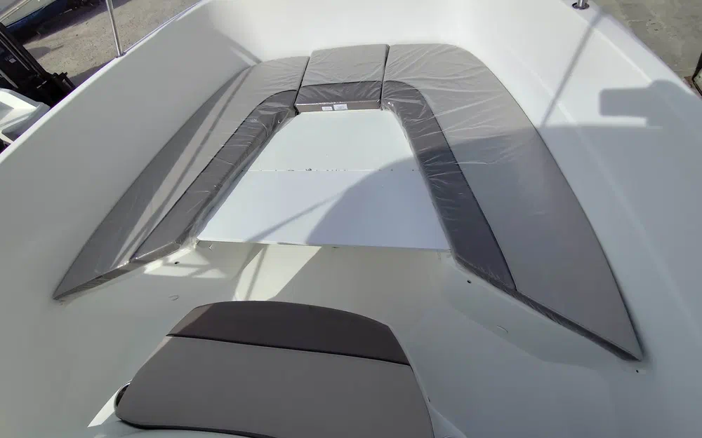 slider 25 Jeanneau Cap Camarat 7.5 CC Style