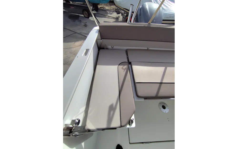 slider 26 Jeanneau Cap Camarat 7.5 CC Style