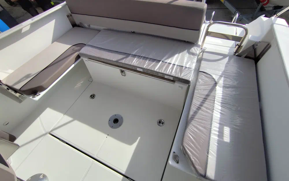 slider 27 Jeanneau Cap Camarat 7.5 CC Style