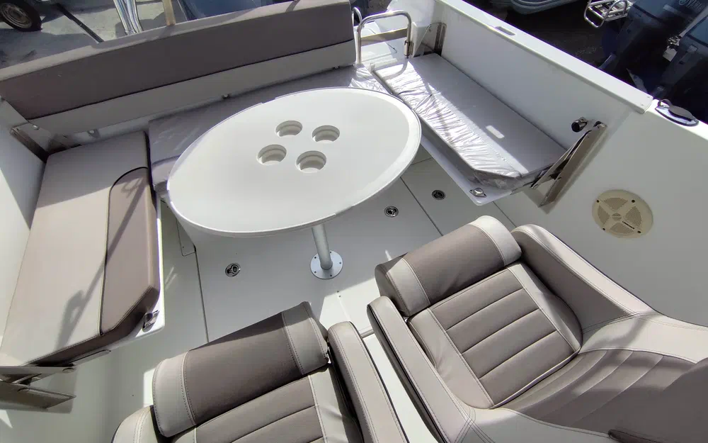 slider 28 Jeanneau Cap Camarat 7.5 CC Style