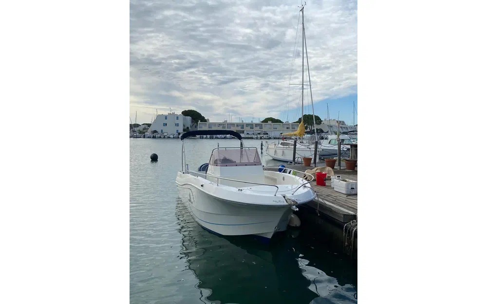 slider 1 Pacific Craft 750 Open