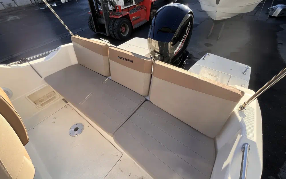 slider 3 Quicksilver Activ 675 Sundeck