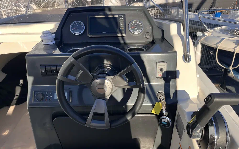 slider 7 Quicksilver Activ 675 Sundeck